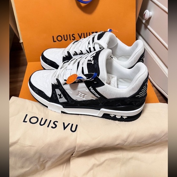 Louis Vuitton Black and White Sneakers Sneakers